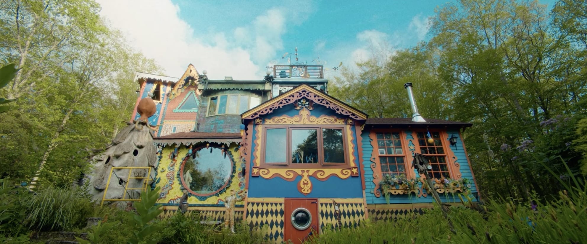 In ‘Electric Garden,’ Ricky Boscarino Leads a Tour of His Whimsical Handbuilt Home — Colossal