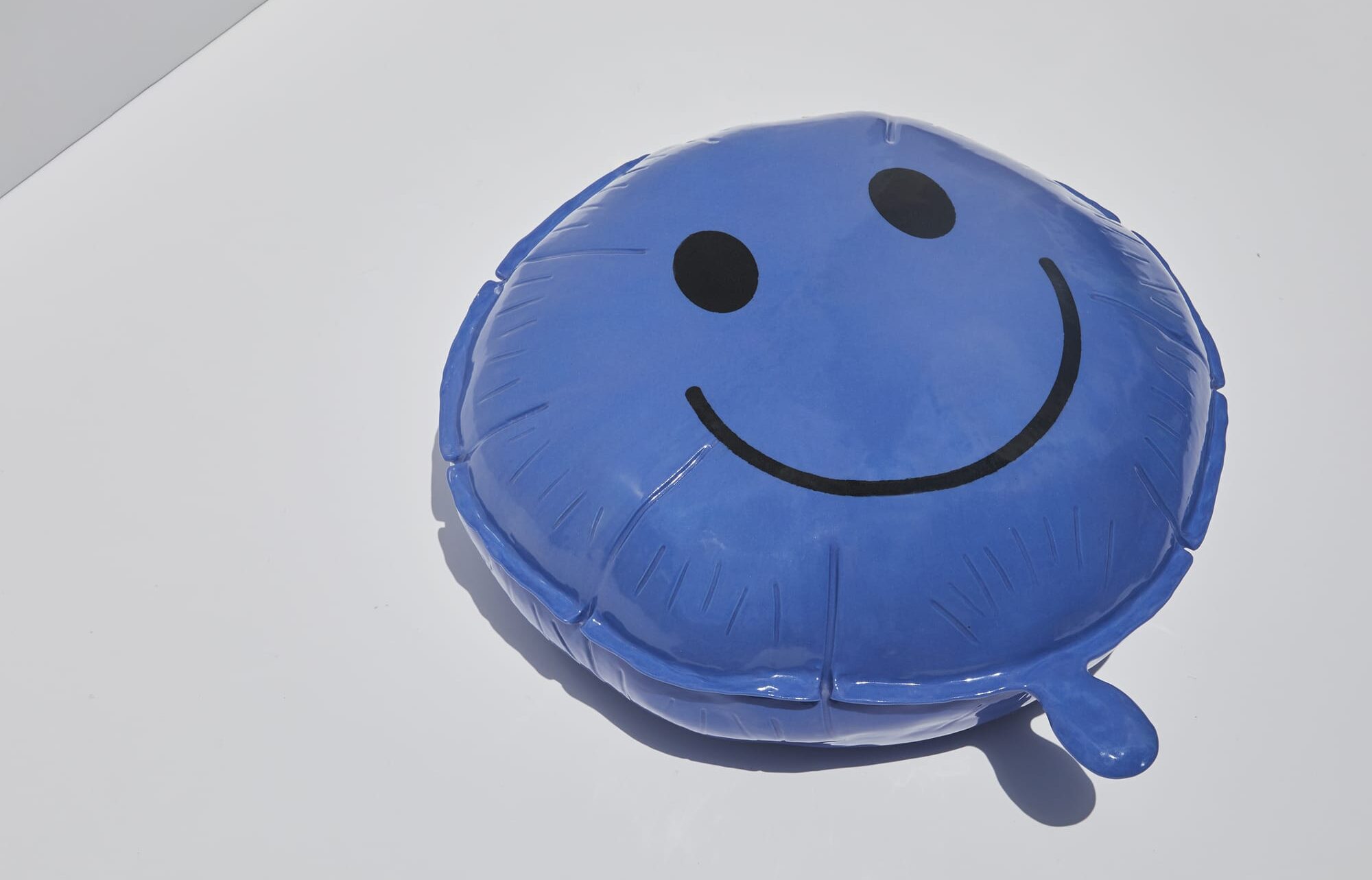 Amiee Byrne’s Realistic Ceramic Sculptures Underscore the Charm of Discarded Goods — Colossal