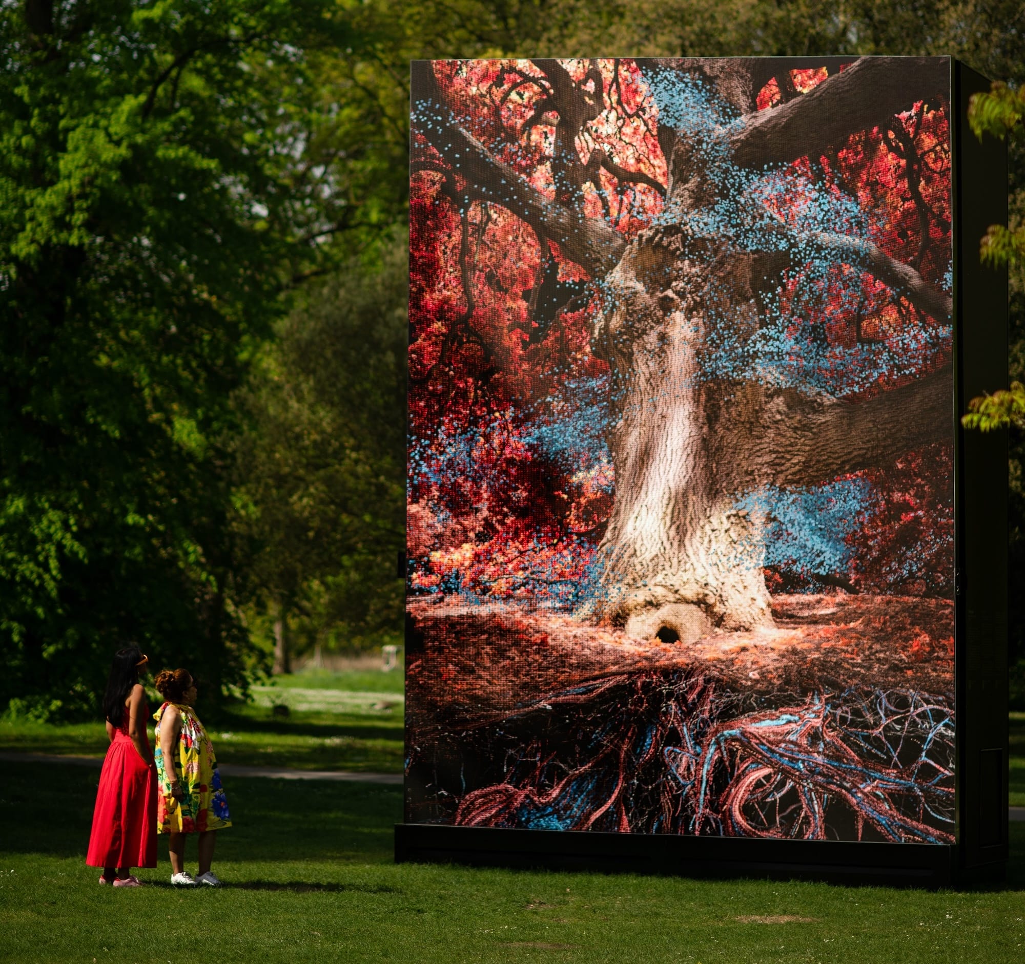 In ‘Of the Oak,’ a Magnificent Tree at Kew Gardens Gets an Immersive ‘Digital Double’ — Colossal